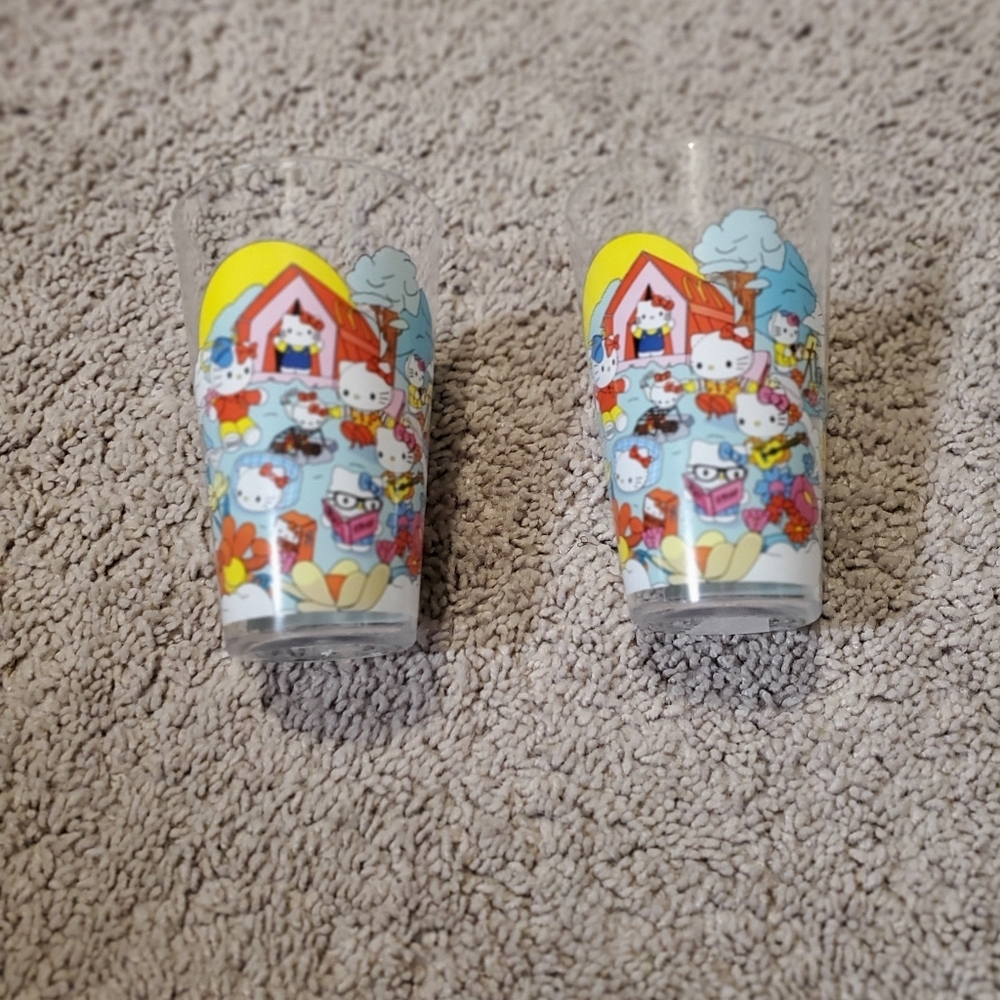 McDonalds Limited Edition Hello Kitty And Snoopy Cups Set Of 2